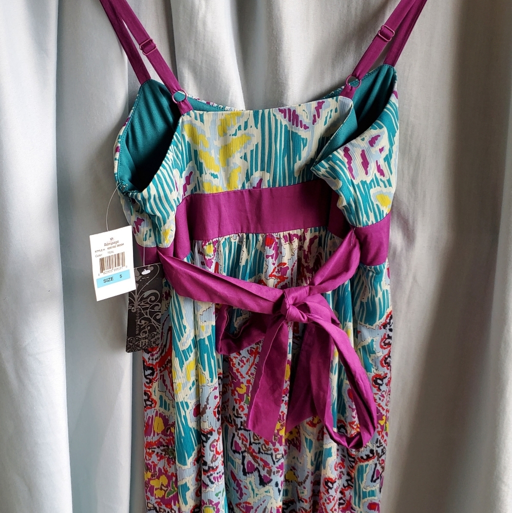 Dress - Picture 2 of 2